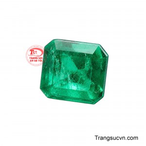 Với tông xanh ngọc lục bảo sang trọng, độ trong hài hòa cùng hiệu ứng ánh sáng mềm mại.