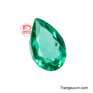 Ẩn sâu bên trong là những bao thể và tinh thể tự nhiên được hình thành qua hàng triệu năm kiến tạo địa chất.