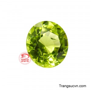Sắc xanh của Peridot gợi lên nguồn sinh khí tươi mới, tượng trưng cho sự phát triển, khởi sắc và những điều tốt đẹp được vun bồi theo thời gian. 