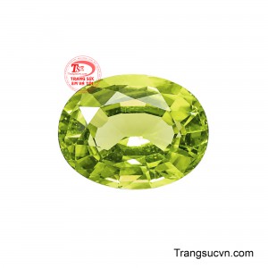 Dáng oval mềm mại giúp tôn lên chiều sâu màu sắc, đồng thời tạo hiệu ứng bắt sáng đẹp mắt trên từng đường cắt của viên đá. 