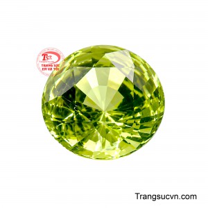 Khi được mài cắt tinh tế, màu sắc ấy trở nên linh hoạt theo từng góc nhìn, tạo nên những điểm sáng mềm mại và hiệu ứng lấp lánh tự nhiên. 