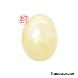 Bề mặt cabochon được mài nhẵn tạo hiệu ứng ánh sáng dịu nhẹ, giúp viên đá mang vẻ đẹp trầm tĩnh, sang trọng và có chiều sâu. 