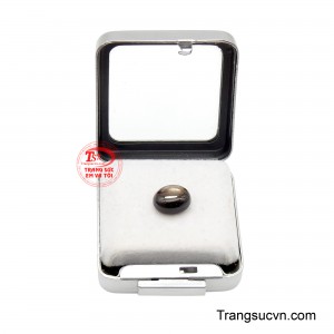 Một viên đá mang vẻ đẹp khác biệt, phù hợp với những thiết kế trang sức hướng đến phong cách sang trọng, huyền bí và giàu ý nghĩa phong thủy.