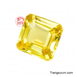 Dáng chữ nhật tạo nên những đường nét mạnh mẽ, cân đối và thời trang, phù hợp với phong cách trang sức đương đại. 