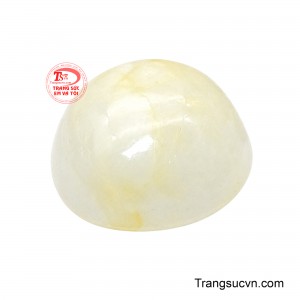Dáng oval uyển chuyển càng làm nổi bật thần thái quý phái, thích hợp để chế tác thành nhẫn, mặt dây chuyền, bông tai hoặc các thiết kế trang sức mang phong cách thanh lịch. 