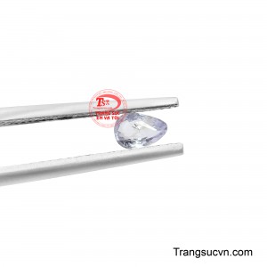 Sự kết hợp giữa gam màu hiếm có và đường nét mài giác chuẩn xác giúp viên đá mang trọn giá trị sang trọng, đẳng cấp cho dòng trang sức cao cấp.