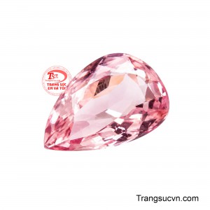 Màu sắc của viên đá là một sự pha trộn quyến rũ giữa màu hồng ấm áp với ánh đỏ cam nhẹ nhàng, gợi nhớ đến sắc thái rực rỡ và ấm áp của hạt lựu chín. 