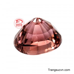 Dáng mài oval kiệt tác kết hợp cùng các mặt cắt đa chiều giúp tôn lên trọn vẹn độ mọng và ánh lửa sâu thẳm ẩn bên trong lòng đá. 