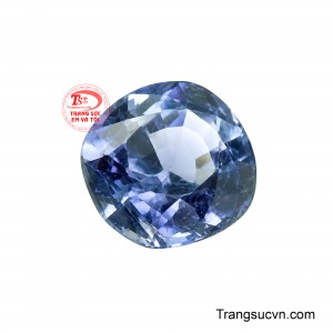 Độ trong cao cùng sắc thái xanh lạnh độc lạ mang đến cảm giác tinh tế, điềm tĩnh nhưng vẫn chứa đựng nội lực tỏa sáng riêng biệt. 