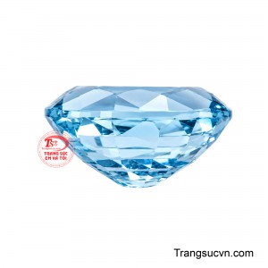 Vì vậy, Viên Topaz Ngọc Lam không chỉ thích hợp để tạo nên một món trang sức tinh tế mà còn mang ý nghĩa biểu tượng về tâm sáng, trí minh và hành trình hanh thông.