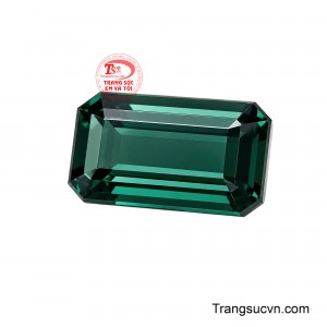 Điểm cuốn hút của viên đá nằm ở thần thái, không cần sắc màu quá rực rỡ, viên đá vẫn tạo cảm giác uy nghi, trưởng thành và khác biệt. 