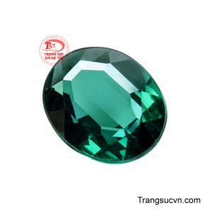 Gam xanh đậm tạo nên cảm giác bí ẩn, sang trọng và đặc biệt phù hợp với những thiết kế trang sức mang tinh thần đẳng cấp.