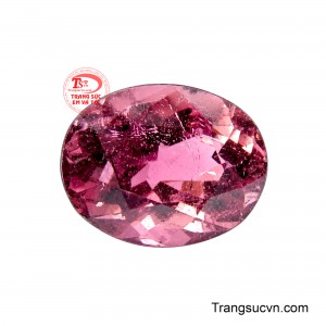 Dáng oval thanh lịch, những đường cong mềm mại kết hợp cùng hệ giác cắt tinh tế tạo nên sự chuyển động của ánh sáng qua từng mặt đá. 