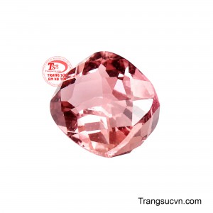 Tạo nên chiều sâu cùng hiệu ứng lấp lánh tự nhiên mà không làm mất đi vẻ trong trẻo vốn có của Tourmaline. 