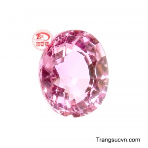Dáng oval thanh thoát giúp tổng thể viên đá trở nên mềm mại, cân đối và dễ dàng tôn lên vẻ nữ tính khi được đưa vào thiết kế trang sức.