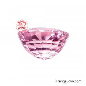 Viên Tourmaline Hồng Trà là lựa chọn dành cho những ai yêu thích vẻ đẹp thanh lịch, tinh tế và có chút ngọt ngào.