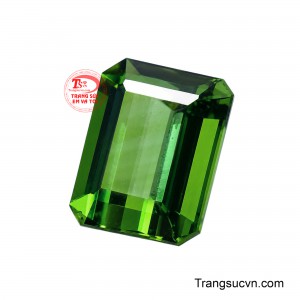 Dáng chữ nhật cắt góc tạo nên diện mạo mạnh mẽ tinh tế.