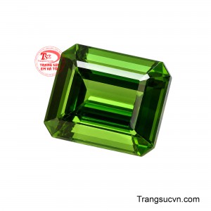 Viên đá đặc biệt thích hợp làm đá chủ cho nhẫn, mặt dây chuyền, hoặc những thiết kế trang sức cao cấp. 