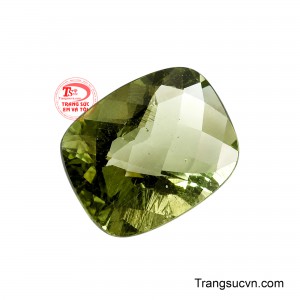 Trong khi dáng cushion chữ nhật mang đến cảm giác đắt giá và hiện đại. 