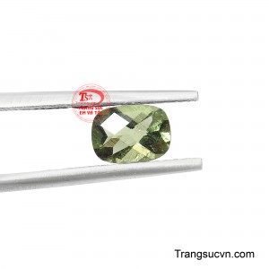Viên Tourmaline Sang Trọng mang một vẻ đẹp trầm sâu, thanh lịch và đầy khí chất, dành cho những thiết kế trang sức cao cấp đề cao sự tinh tế hơn phô trương.