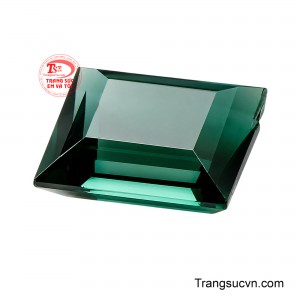 Các giác cắt được bố trí tinh tế giúp ánh sáng liên tục chuyển động trên bề mặt, mang đến hiệu ứng lấp lánh thanh thoát mà vẫn giữ được vẻ đẹp tự nhiên.