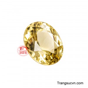 Những mặt giác được chế tác tinh tế giúp viên đá phản chiếu ánh sáng mạnh, tạo hiệu ứng lấp lánh sống động và chiều sâu đặc trưng khi quan sát từ nhiều góc độ. 