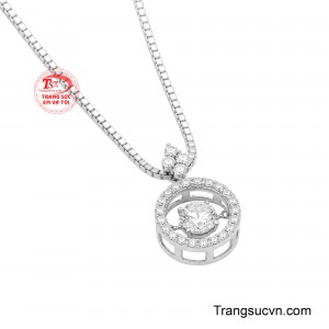 Trong khi ánh sáng của những viên đá mang ý nghĩa về niềm tin và những điều tốt đẹp phía trước. 