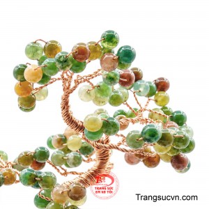 Đây là lựa chọn phù hợp để đặt tại phòng khách, bàn làm việc, văn phòng hoặc không gian kinh doanh, đồng thời là món quà ý nghĩa gửi gắm lời chúc ngũ phúc hội tụ, tài lộc hanh thông và cuộc sống viên mãn.