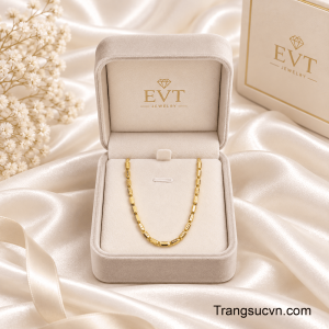 Một thiết kế vừa có tính ứng dụng cao, vừa mang ý nghĩa may mắn, thích hợp làm món trang sức đồng hành trong những dịp quan trọng.