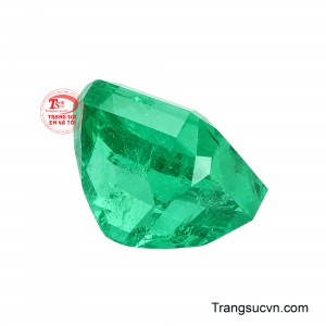 Tên gọi Ngọc Bích Hoàng Gia gợi lên vẻ quý phái, quyền uy và giá trị trường tồn.