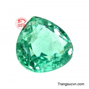 Sắc xanh dịu tạo nên cảm giác cân bằng, bình an và tràn đầy sức sống, đồng thời làm nổi bật vẻ sang trọng của viên đá khi lên trang sức. 