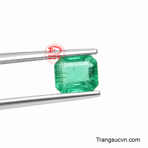 Viên Emerald phù hợp làm điểm nhấn cho nhẫn, mặt dây chuyền hoặc các thiết kế trang sức cao cấp.