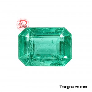 Đây là viên đá đặc biệt phù hợp để chế tác nhẫn chủ, mặt dây chuyền hoặc những thiết kế Emerald cao cấp mang tính biểu tượng. 