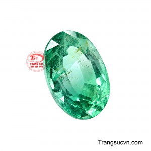 Viên emerald có giấy kiểm định là lựa chọn dành cho những khách hàng đề cao sự minh bạch và giá trị lâu dài của đá quý. 