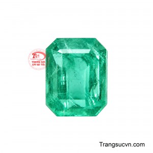 Emerald Lục Bảo Ngọc Khê sở hữu dáng chữ nhật bo góc cân đối, mang thần thái thanh lịch nhưng vẫn đầy đặn và sang trọng. 