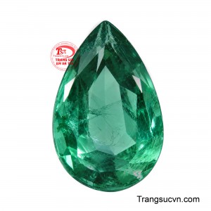Emerald Lục Bảo Ngọc Vũ sở hữu dáng giọt nước thanh thoát, tạo cảm giác mềm mại nhưng vẫn nổi bật và sang trọng. 