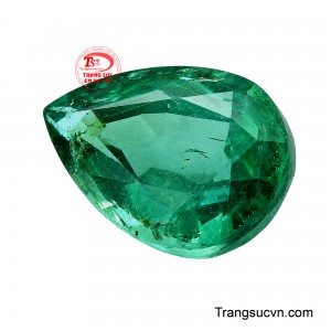 Dáng giọt nước cân đối cùng kích thước nổi bật giúp Lục Bảo Ngọc Vũ thích hợp làm tâm điểm cho mặt dây chuyền, nhẫn hoặc một thiết kế trang sức cao cấp.