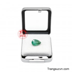 Viên emerald có giấy kiểm định là lựa chọn dành cho những khách hàng đề cao sự minh bạch và giá trị lâu dài của đá quý. 