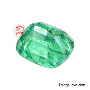 Lục Bảo Thanh Vũ thích hợp chế tác nhẫn, mặt dây chuyền hoặc trang sức điểm nhấn dành cho người yêu vẻ đẹp tự nhiên và muốn sở hữu một viên đá có cá tính riêng. 