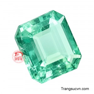 Viên đá sở hữu vẻ đẹp tự nhiên với những bao thể đặc trưng, góp phần tạo nên chiều sâu và dấu ấn riêng. 