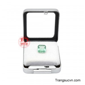 Viên emerald có giấy kiểm định là lựa chọn dành cho những khách hàng đề cao sự minh bạch và giá trị lâu dài của đá quý. 