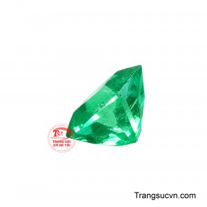 Viên đá gợi hình ảnh sự quý giá, cao sang và giá trị bền vững, phù hợp với một viên đá được lựa chọn cho những thiết kế trang sức đặc biệt. 