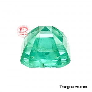 Bên trong viên Emerald hiện diện các bao thể, đường vân và cấu trúc tự nhiên đặc trưng, góp phần tạo nên dấu ấn riêng không trùng lặp.