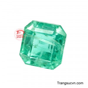 Viên đá gợi hình ảnh phúc lành hội tụ, tượng trưng cho sự may mắn, bình an và nguồn năng lượng thịnh vượng. 