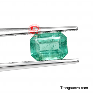 Viên emerald có giấy kiểm định là lựa chọn dành cho những khách hàng đề cao sự minh bạch và giá trị lâu dài của đá quý. 