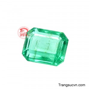Những bao thể tự nhiên bên trong trở thành dấu ấn riêng, góp phần tạo nên vẻ đẹp chân thực và độc bản của từng viên đá. 