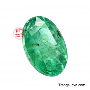 Theo quan niệm phong thủy, sắc xanh của Emerald tượng trưng cho sinh khí, sự cân bằng và nguồn năng lượng phát triển, đồng thời được gửi gắm ý nghĩa về phúc khí, tài lộc và thịnh vượng.