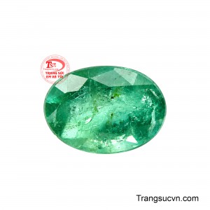 Với vẻ đẹp tự nhiên giàu chiều sâu, viên đá thích hợp chế tác thành nhẫn, mặt dây chuyền, bông tai hoặc các thiết kế trang sức cao cấp.
