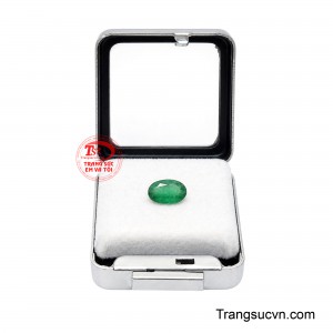 Viên emerald có giấy kiểm định là lựa chọn dành cho những khách hàng đề cao sự minh bạch và giá trị lâu dài của đá quý. 
