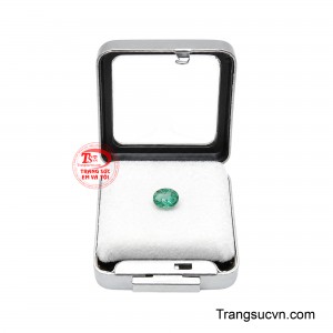 Viên emerald có giấy kiểm định là lựa chọn dành cho những khách hàng đề cao sự minh bạch và giá trị lâu dài của đá quý. 